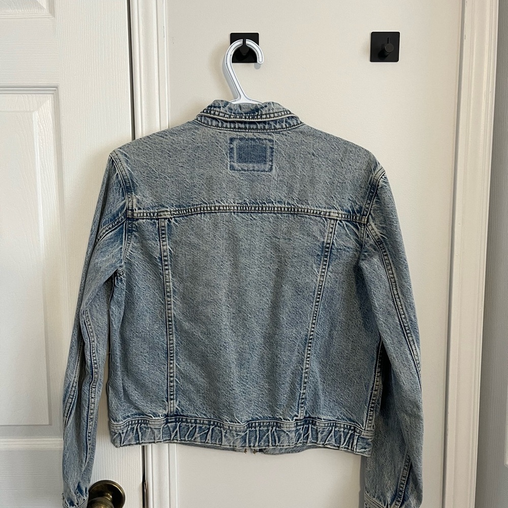 American Eagle Outfitters Light Blue Jean Jacket - Picture 2 of 2